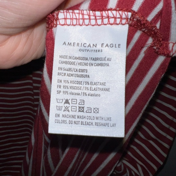 American Eagle Outfitters Soft & Sexy V-neck T-Shirt Women’s Large - Picture 4 of 4